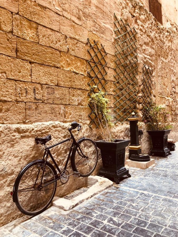 10 La Ruelle Apartment Valletta Exterior photo